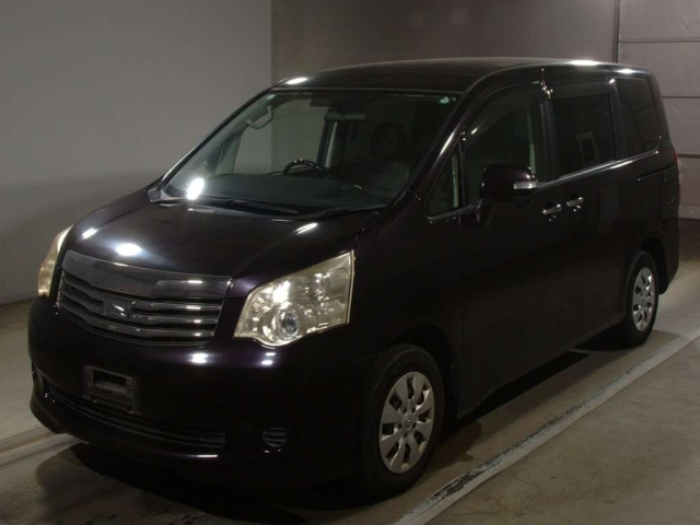 TOYOTA NOAH 2012