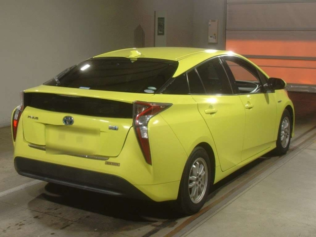 TOYOTA PRIUS 2016