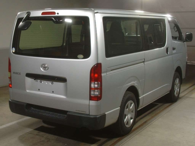 TOYOTA HIACE VAN 2016