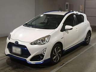 TOYOTA AQUA 2015