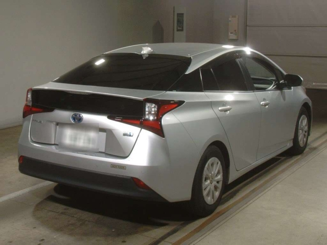 TOYOTA PRIUS 2021