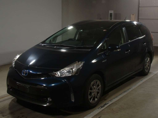 TOYOTA PRIUS ALPHA 2016