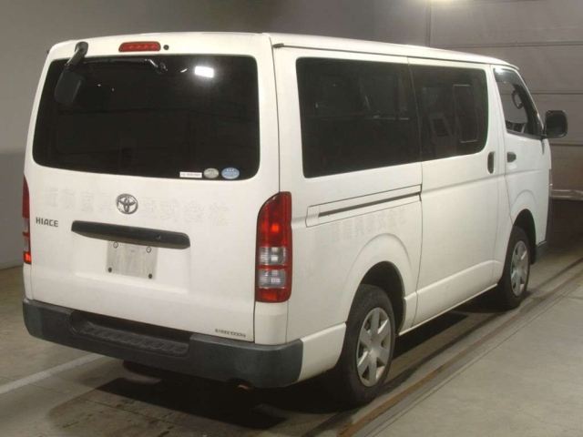 TOYOTA HIACE VAN 2015