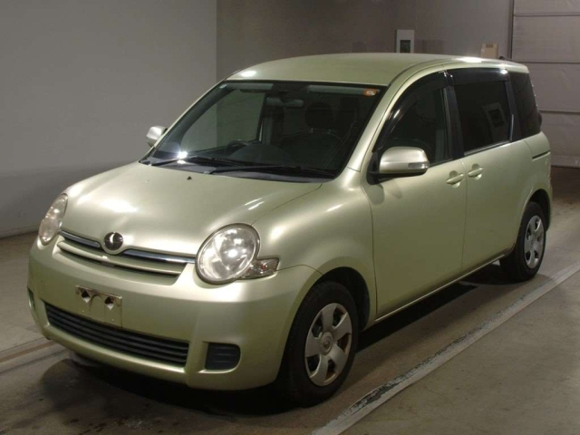 TOYOTA SIENTA 2010