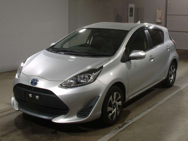 TOYOTA AQUA 2020