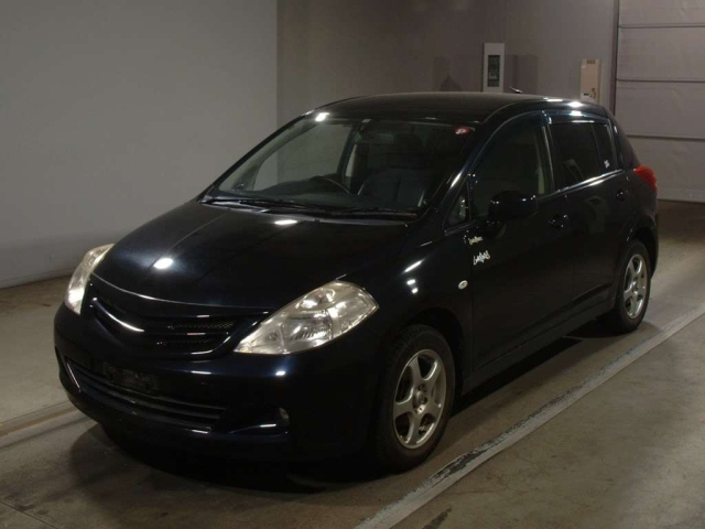 NISSAN TIIDA 2011