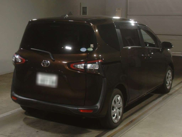 TOYOTA SIENTA 2015