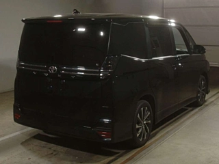 TOYOTA VOXY 2022