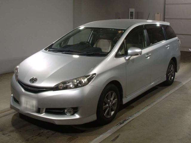 TOYOTA WISH 2015