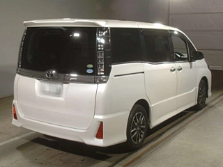 TOYOTA VOXY 2017