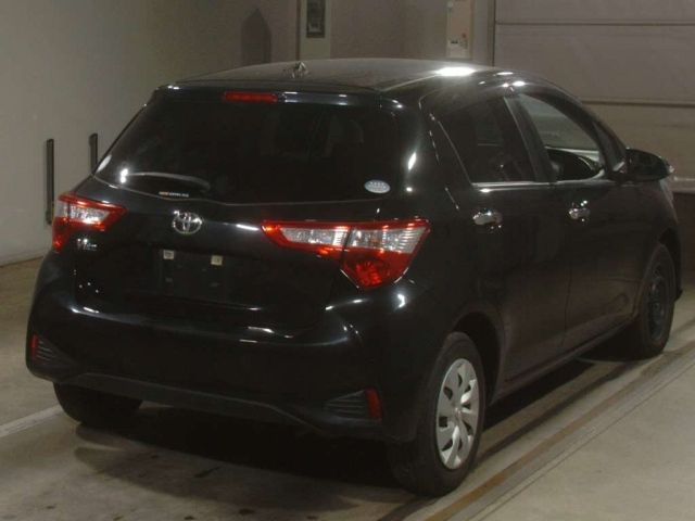 TOYOTA VITZ 2018