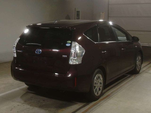 TOYOTA PRIUS ALPHA 2014
