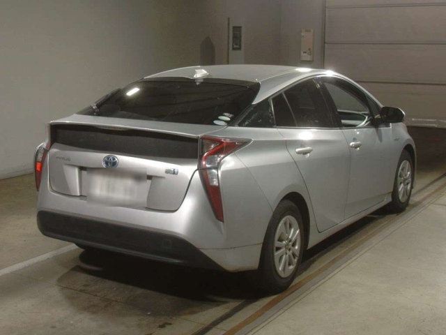 TOYOTA PRIUS 2018