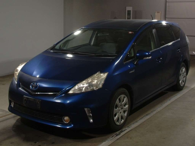 TOYOTA PRIUS ALPHA 2012