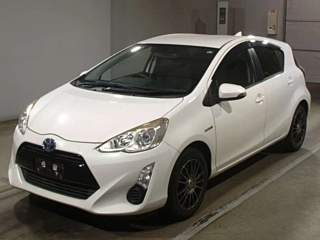 TOYOTA AQUA 2015