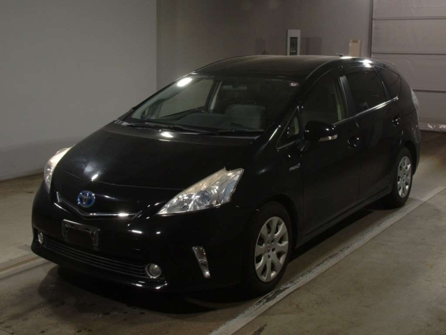 TOYOTA PRIUS ALPHA 2012