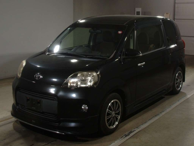 TOYOTA PORTE 2012