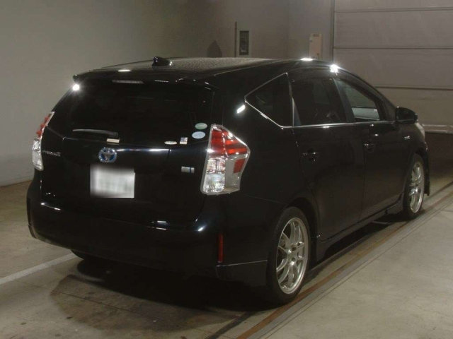 TOYOTA PRIUS ALPHA 2015