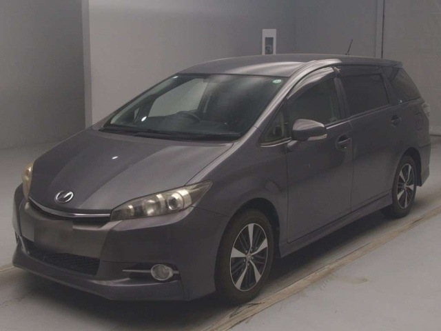 TOYOTA WISH 2013