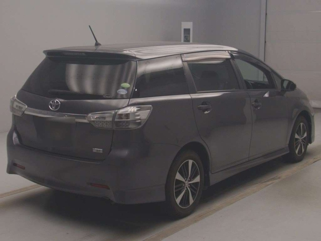 TOYOTA WISH 2013