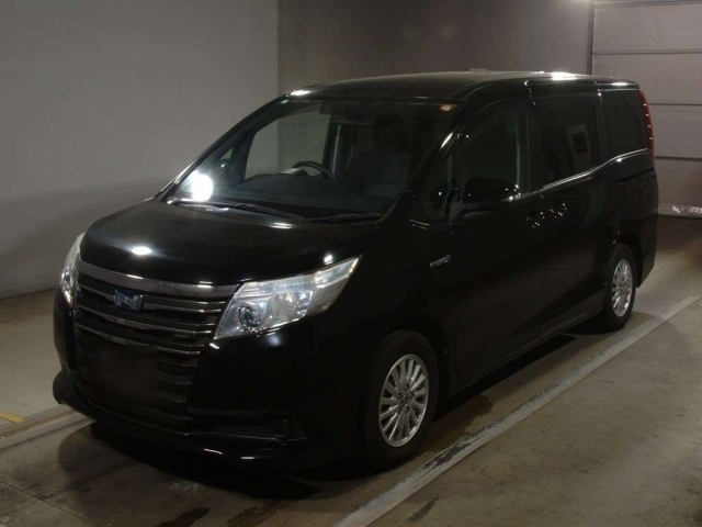 TOYOTA NOAH 2015