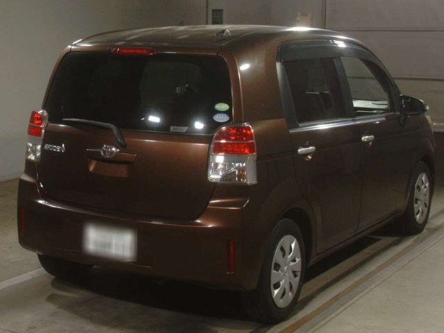 TOYOTA SPADE 2013