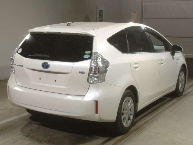 TOYOTA PRIUS ALPHA 2012