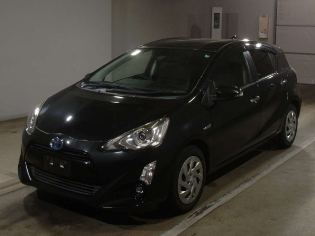 TOYOTA AQUA 2016
