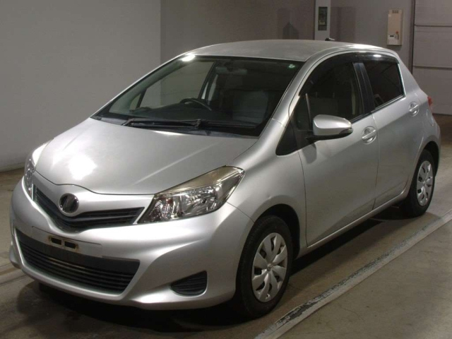 TOYOTA VITZ 2012