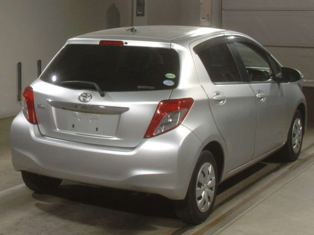 TOYOTA VITZ 2012