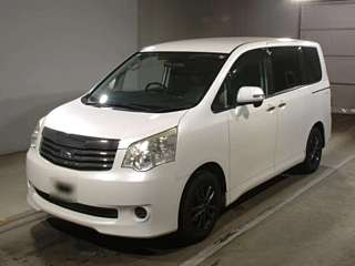 TOYOTA NOAH 2012