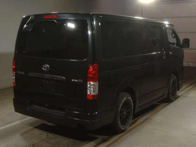 TOYOTA HIACE VAN 2022