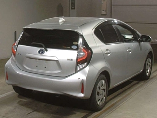 TOYOTA AQUA 2020