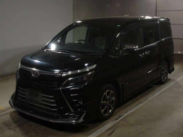 TOYOTA VOXY 2019