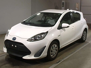 TOYOTA AQUA 2017