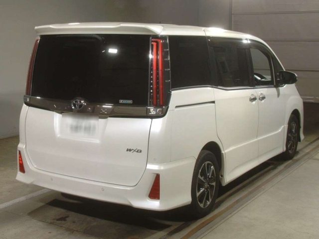 TOYOTA NOAH 2019