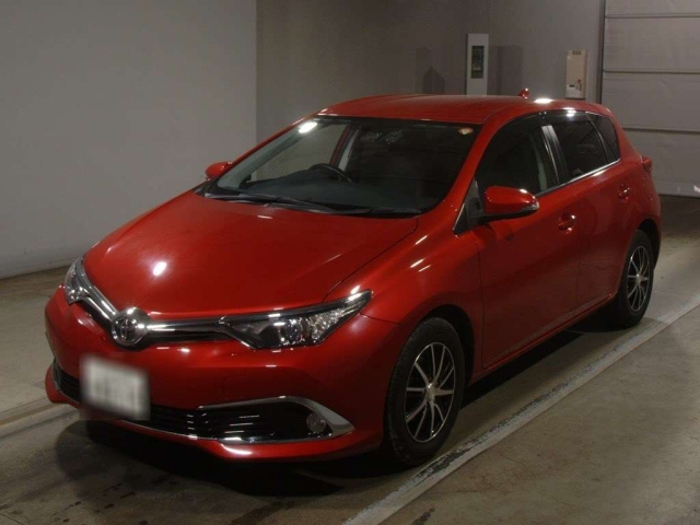 TOYOTA AURIS 2016