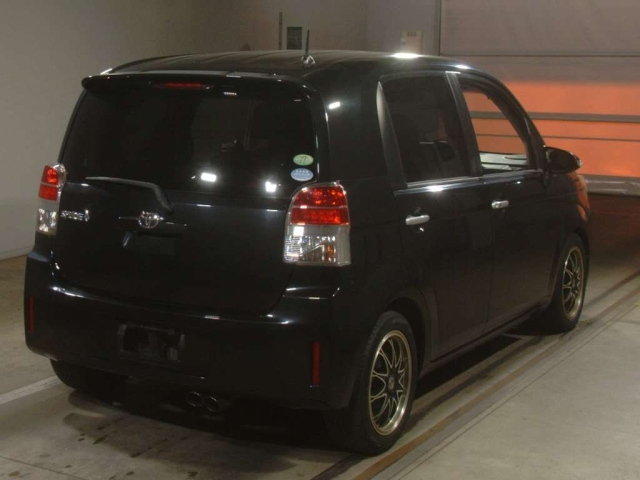 TOYOTA SPADE 2012