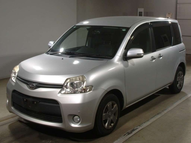 TOYOTA SIENTA 2011