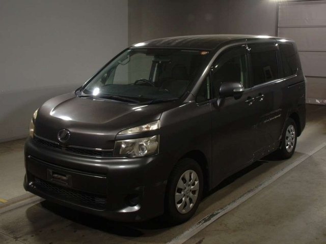 TOYOTA VOXY 2012