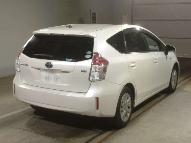 TOYOTA PRIUS ALPHA 2015