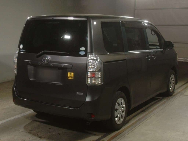 TOYOTA VOXY 2012