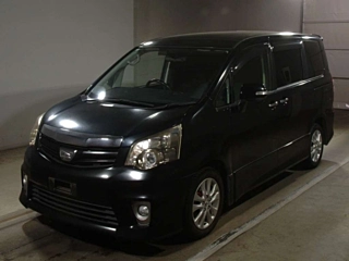 TOYOTA NOAH 2011