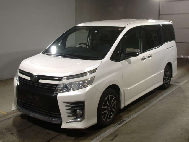 TOYOTA VOXY 2016