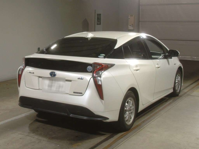 TOYOTA PRIUS 2018