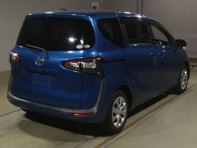 TOYOTA SIENTA 2015