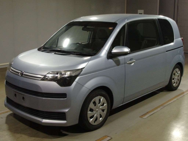 TOYOTA SPADE 2016