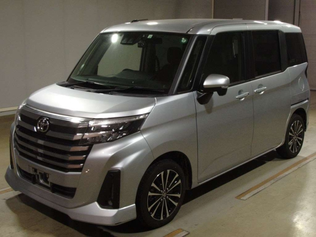 TOYOTA ROOMY 2022