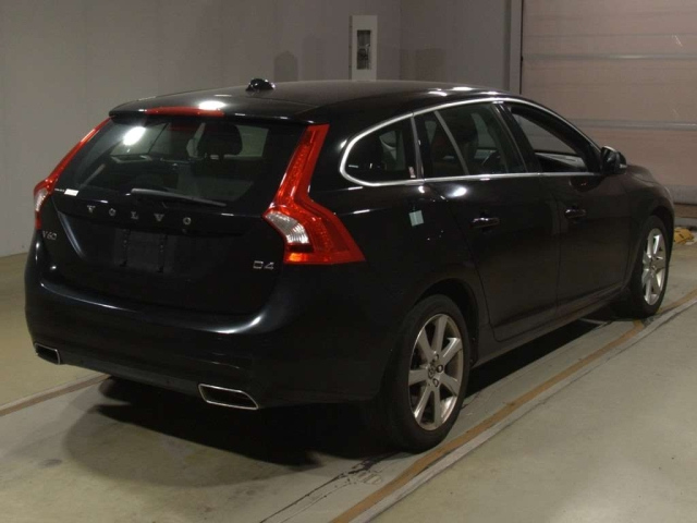 VOLVO V60 2018