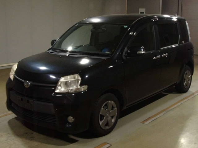 TOYOTA SIENTA 2013